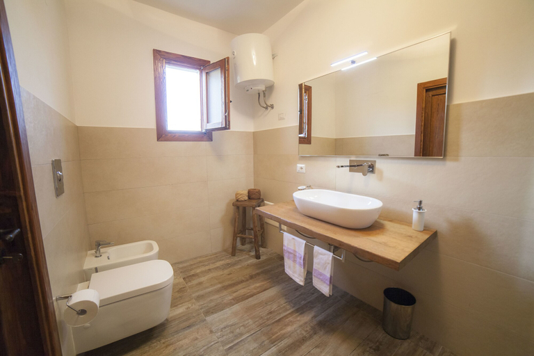 Bathroom 5, Masseria Fracchicchi, Lecce