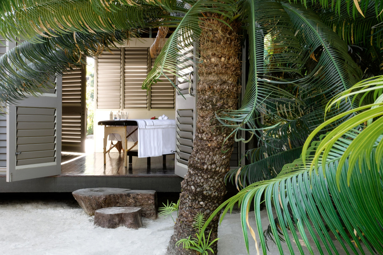 Exterior & Views 2, DoubleTree Resort by Hilton Hotel Fiji - Sonaisali Island, Ba