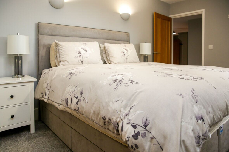 Bedroom 2, Mill barn, Somerset