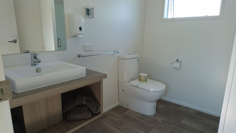 Bathroom 4, Taupo DeBretts Spa Resort, Taupo