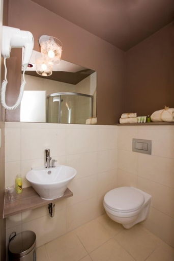 Bathroom 4, Ambient Hotel, Domžale