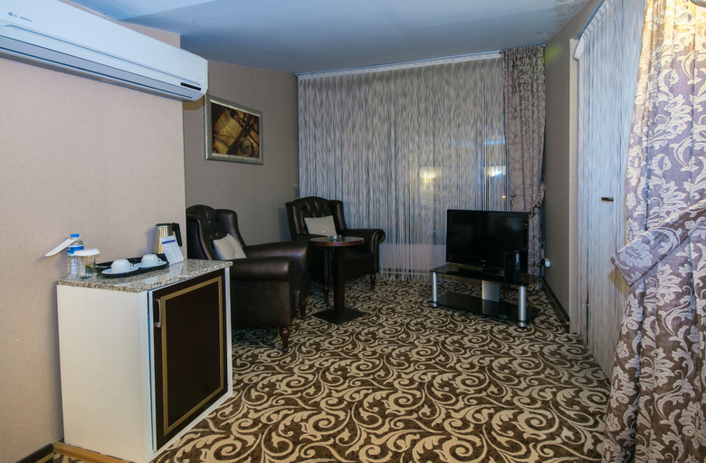 Others, For You Medikent Otel, Merkez