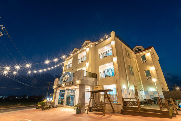 Exterior & Views 2, Seogwipo Dobitnarae Resort, Seogwipo