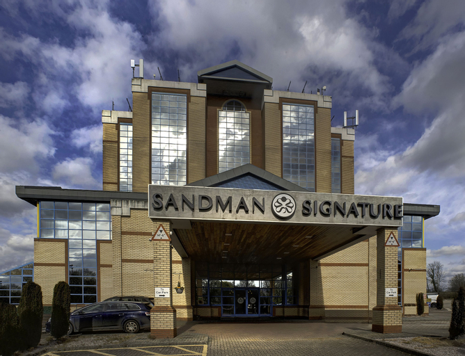 Sandman Signature London Gatwick Hotel, West Sussex
