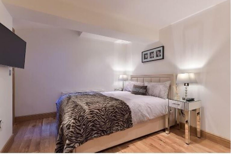 Bedroom 3, 46 Harrington Gardens, London