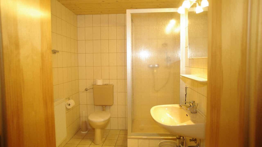Bathroom, Gästehaus Räuber Lippoldskrug, Hildesheim