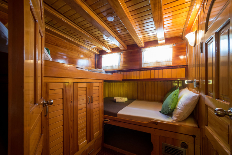 Bathroom 3, Dm Yachting - 7 Night Cruise Sun-Sun