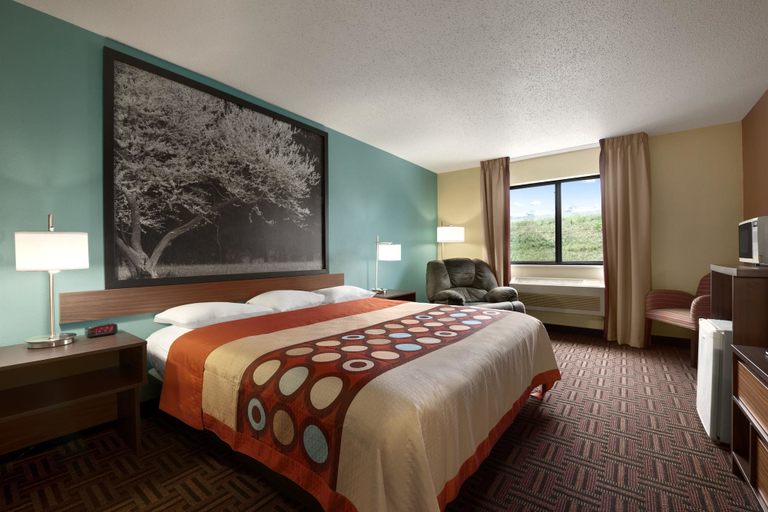 Bedroom 3, Super 8 by Wyndham Peoria East, Tazewell