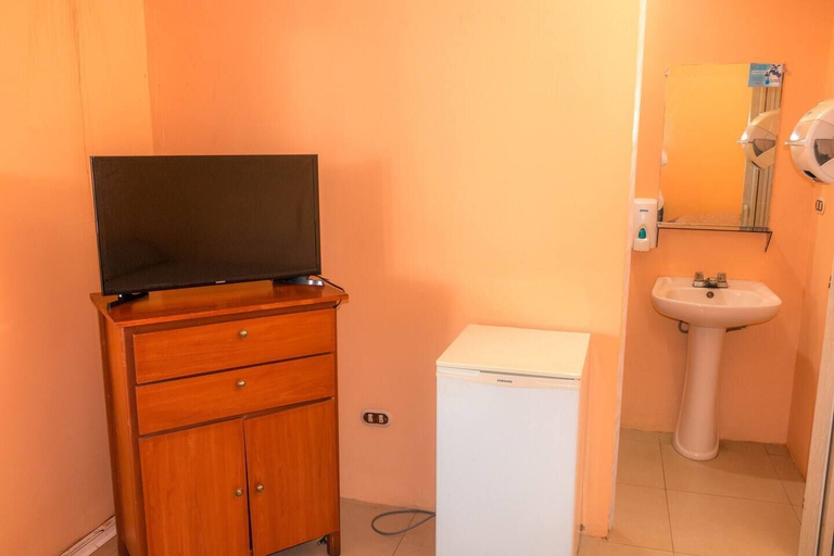 Others 5, Ecotel, Managua