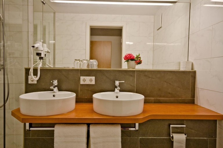 Bathroom 4, Landgasthof Hirsch, Rems-Murr-Kreis