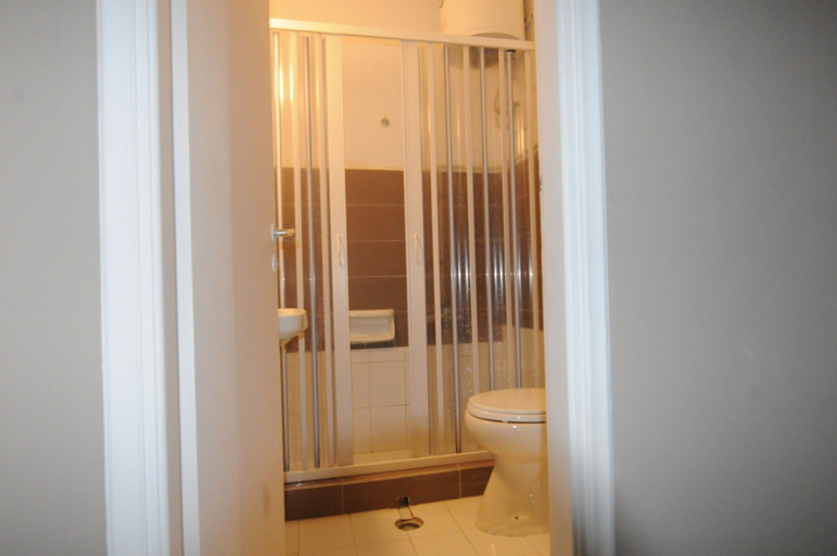 Bathroom 2, Kinetta Apartments, Attica