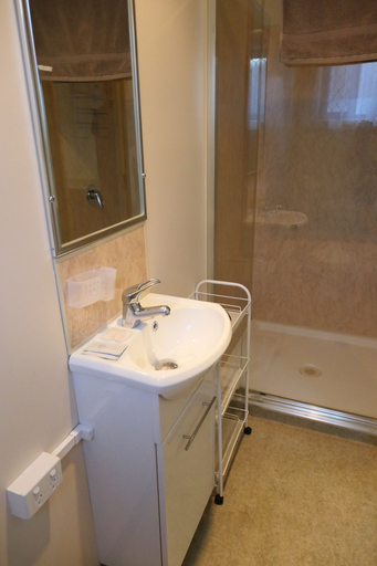 Bathroom 4, Mt Isa City Motel, Mount Isa