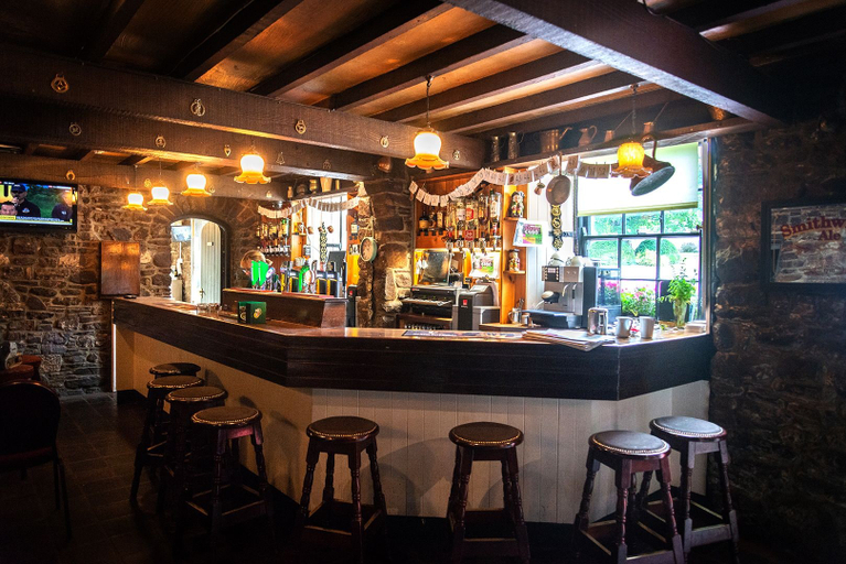 Food & Drinks 5, The Garrandarragh Inn