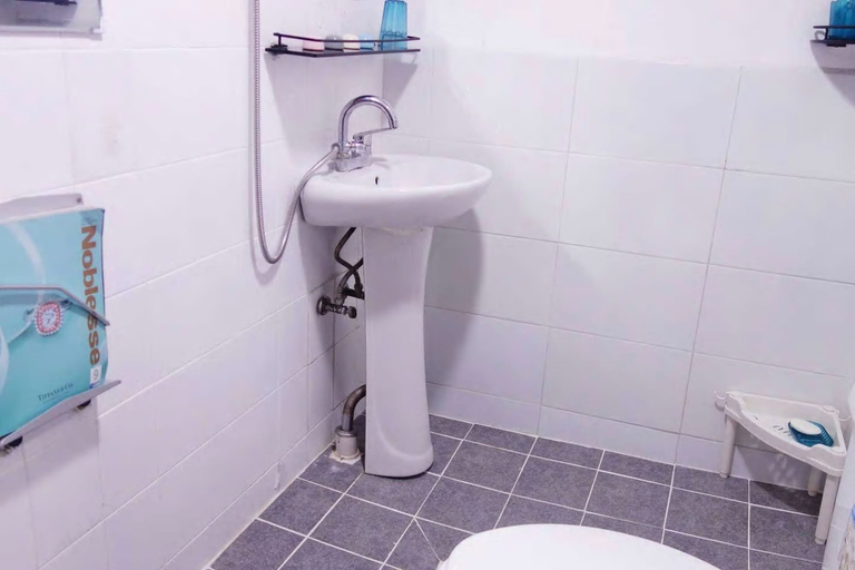 Bathroom 5, Kim's Family House 1-2F, Jongno