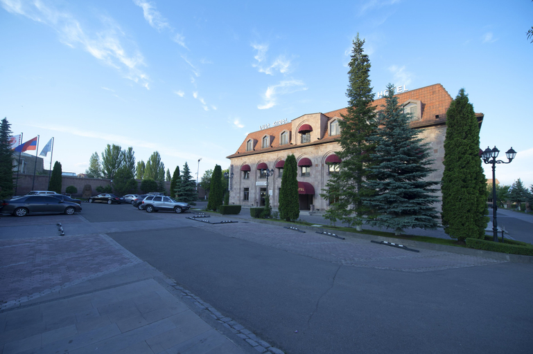 Exterior & Views 2, Nane Hotel