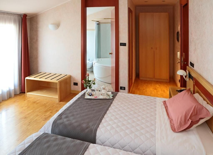 Bedroom 2, Hotel Contà, Treviso