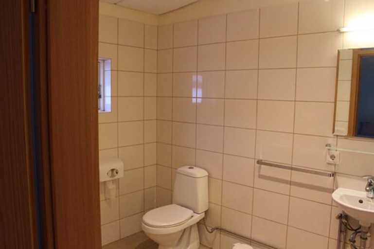Bathroom 4, Kast Guesthouse, Snæfellsbær