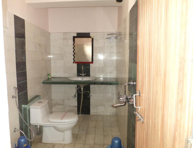 Bathroom 4, Hotel Mahalaxmi Indo Myanmar, Kamrup Metropolitan