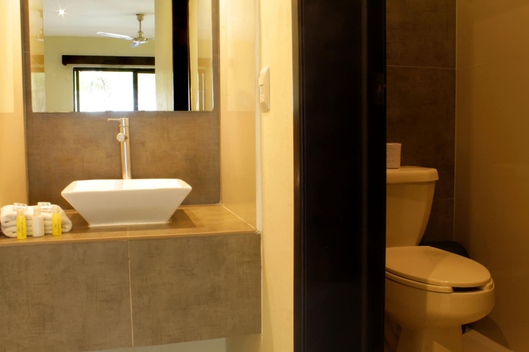 Bathroom 4, Hotel Nautilus, Cozumel