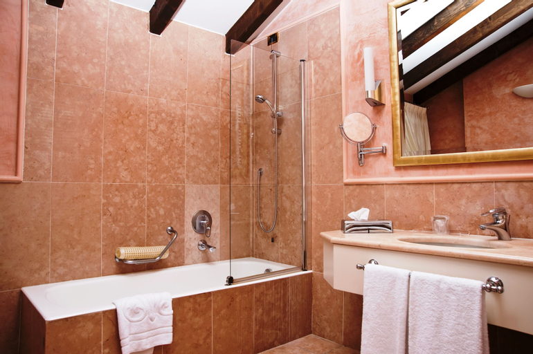 Bedroom 4, Grand Hotel Villa Torretta Milan Sesto, Curio Collection by Hilton, Milano
