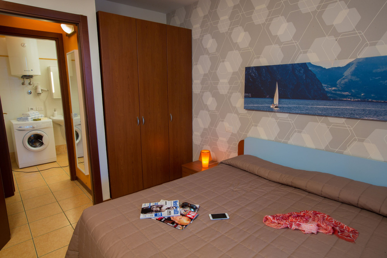 Bedroom 3, La Rocca Camping Village, Verona