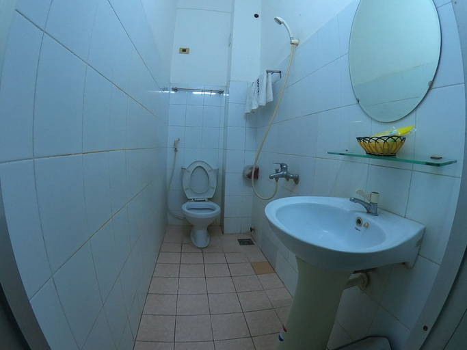 Bathroom 5, Yen My Hotel, Nha Trang