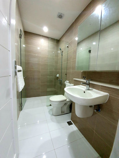 Bathroom 4, Chequers Suite, Olongapo City