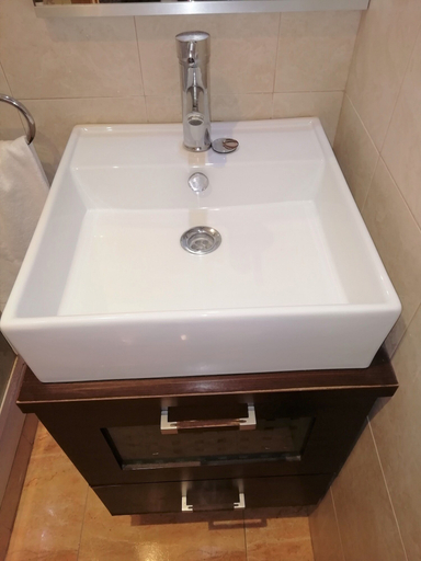 Bathroom 4, Edificio Comodines, Tarragona