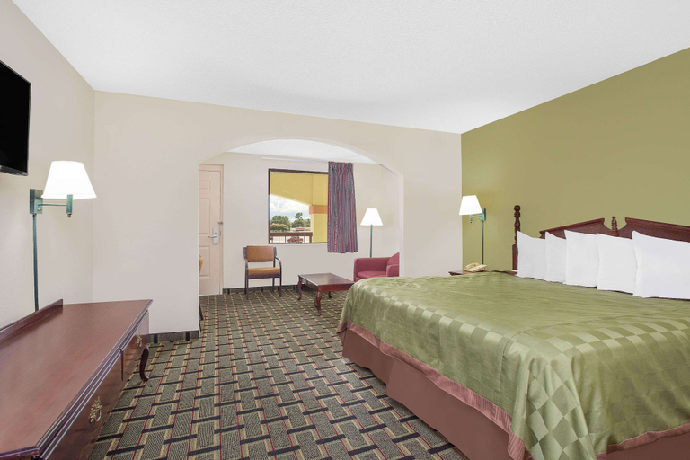 Bedroom 3, Days Inn by Wyndham Eufaula AL, Barbour