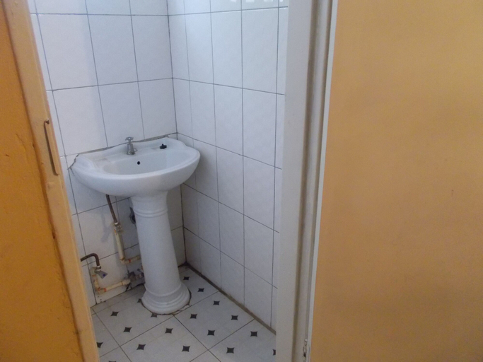 Bathroom 2, Shantumbu Lodge, Lusaka