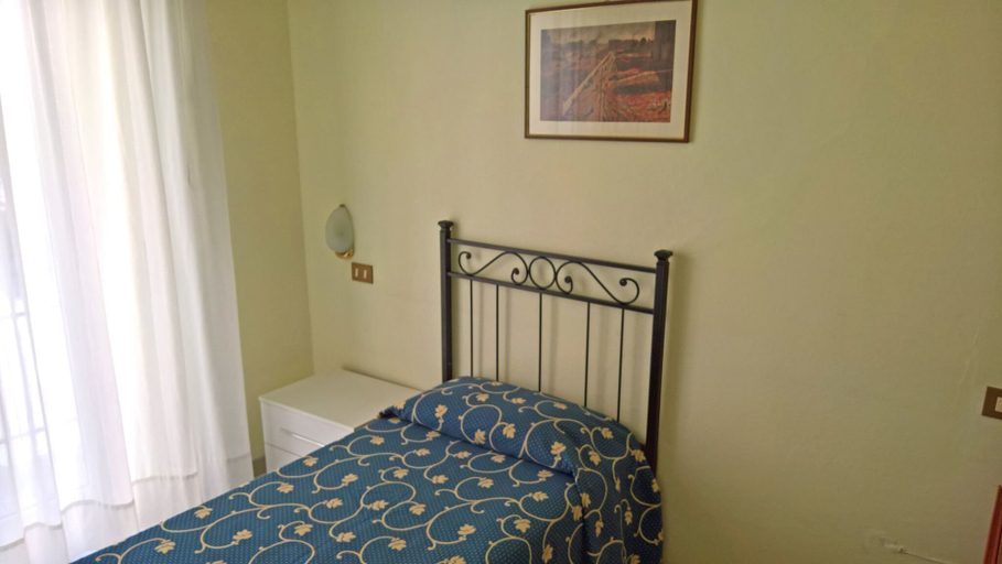 Bedroom 4, Albergo Golfo, Grosseto