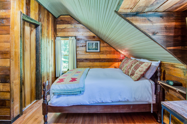 Bedroom 3, Butterfly Hollow B&B, Smith