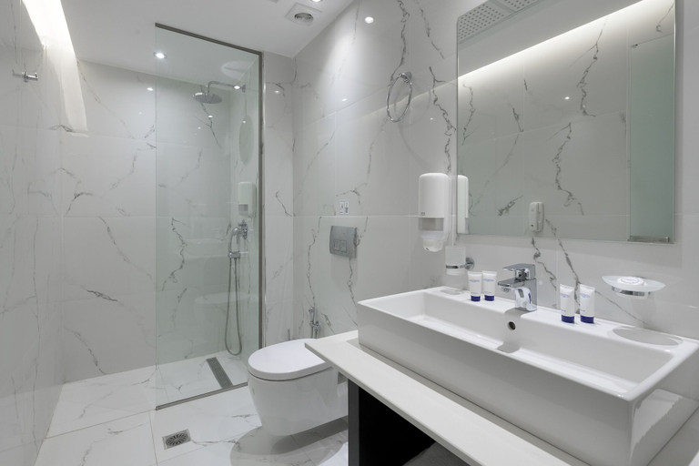 Bathroom 5, Oceanis Park Hotel, South Aegean