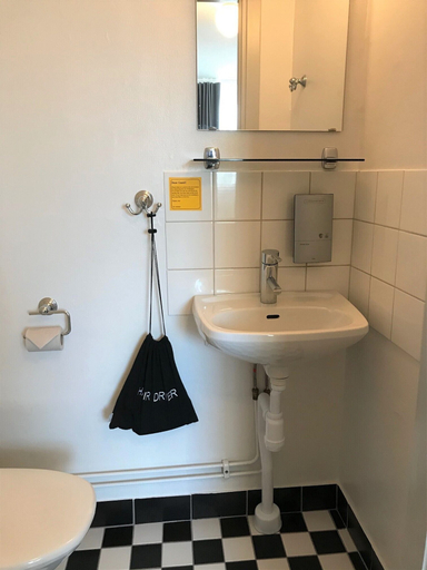 Bathroom 4, Akademihotellet, Uppsala