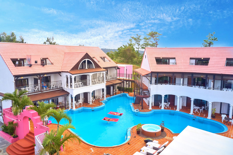 The PoolResort OKINAWA, Onna