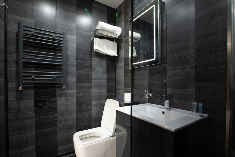 Bathroom 4, Grainger Apartments, Newcastle upon Tyne
