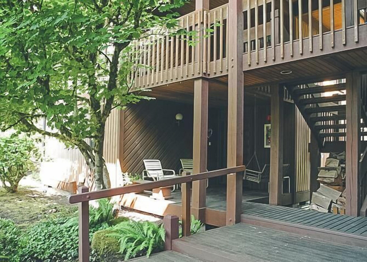 Exterior & Views 2, Salmon River Condo #5, Clackamas