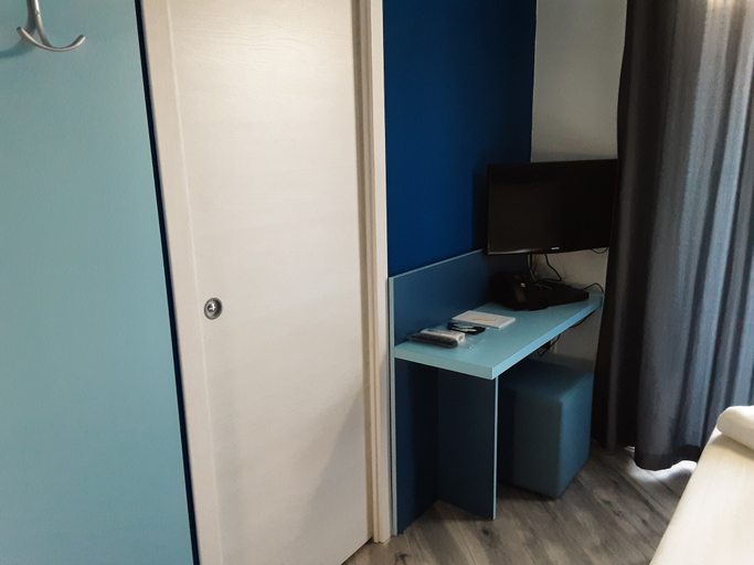 Bedroom 2, Hotel Calypso, Salerno