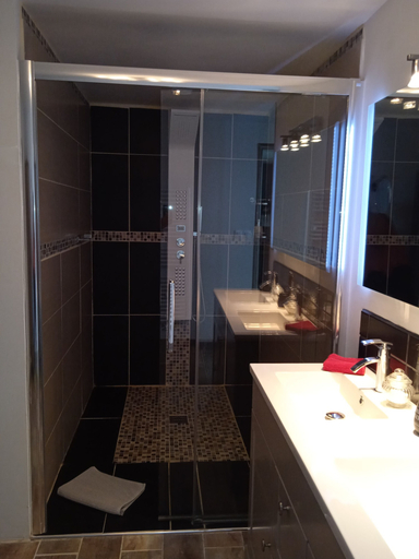 Bathroom 5, La Lisière du Morvan, Nièvre