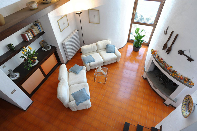 Others 4, Villa Valeria, Salerno