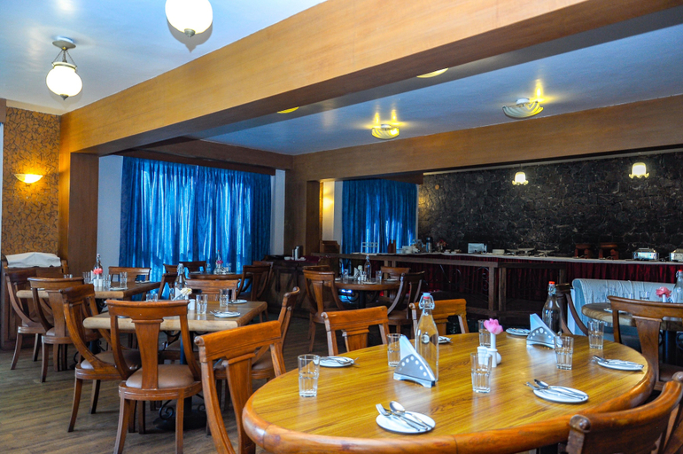 Food & Drinks 5, La Montana by TGI, The Nilgiris