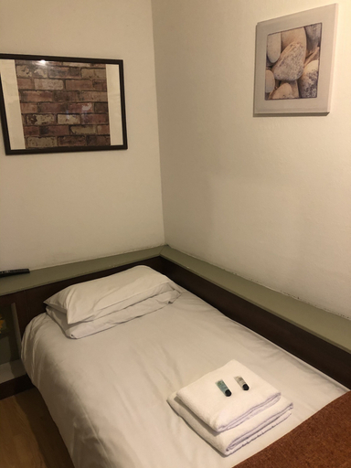 Bedroom 2, The Salford Arms Hotel - Adults Only, Manchester