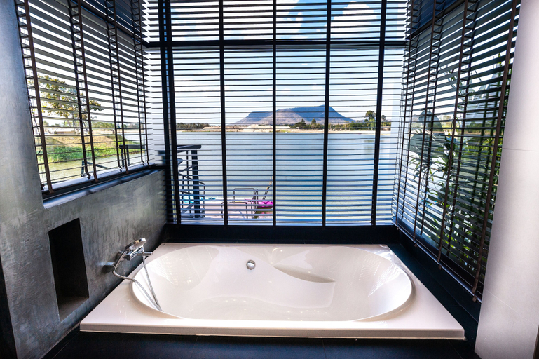 Bathroom 3, Montoro Resort, Nong Ya Plong