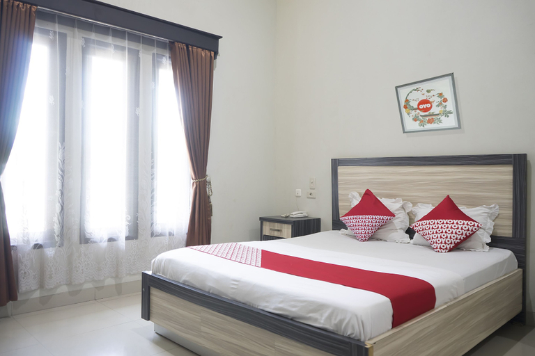 Bedroom 1, OYO 1283 Guest House Loemajan, Jambi
