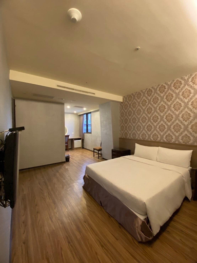 Bedroom 4, Crystal City Hotel, Taoyuan