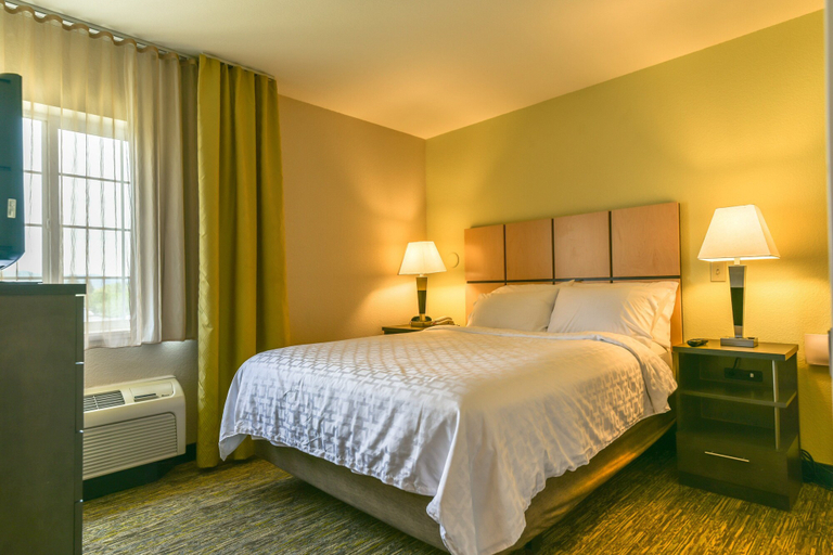 Bedroom 5, Candlewood Suites MEDFORD, Jackson