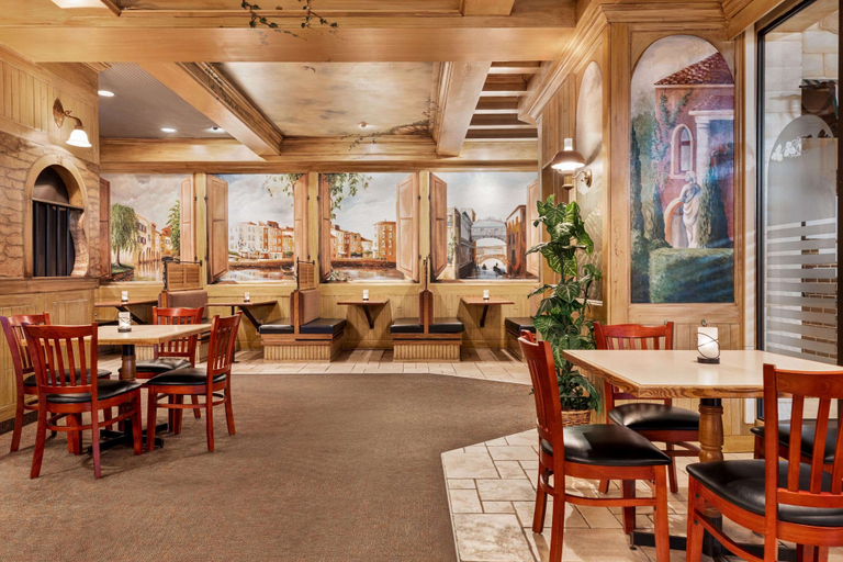 Food & Drinks 5, Ramada by Wyndham Fredericton, York