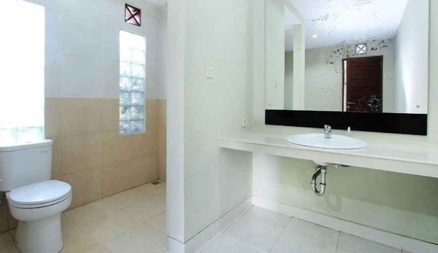 Bathroom 2, Manuaba Inn, Gianyar