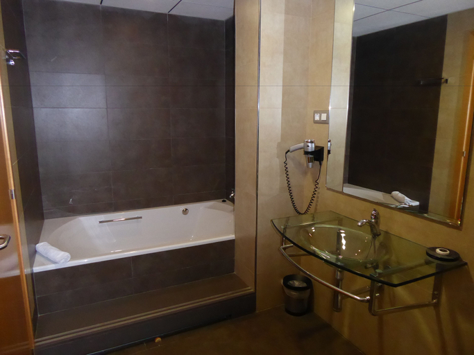 Bathroom 3, Hotel Pere III el Gran, Barcelona