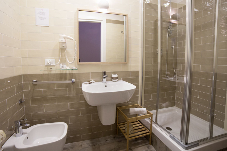 Bathroom 5, PC Boutique H Loggia by ClaPa Group Dislocated Hospitality, Napoli